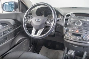 Хетчбэк Kia Ceed 2012 года, 799000 рублей, Томск