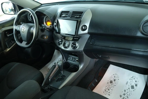 Внедорожник Toyota RAV4 2012 года, 1519000 рублей, Омск