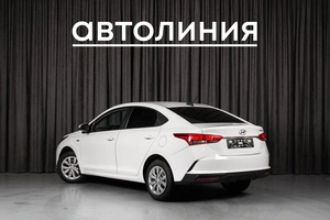 Седан Hyundai Solaris 2021 года, 1555000 рублей, Красноярск