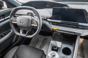 Лифтбек Changan UNI-V 2023 года, 2449000 рублей, Барнаул