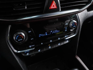 Внедорожник Hyundai Santa Fe 2018 года, 2697000 рублей, Воронеж