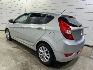 Хетчбэк Hyundai Solaris 2013 года, 865000 рублей, Красноярск