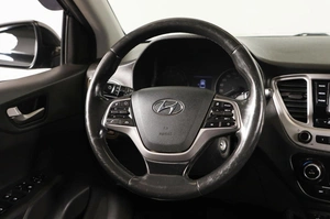 Седан Hyundai Solaris 2019 года, 1039000 рублей, Новосибирск
