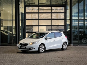 Хетчбэк Kia Ceed 2013 года, 879000 рублей, Уфа