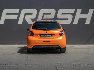 Хетчбэк Peugeot 208 2013 года, 799000 рублей, Краснодар