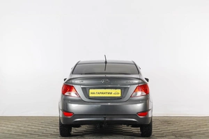 Седан Hyundai Solaris 2013 года, 479000 рублей, Тюмень