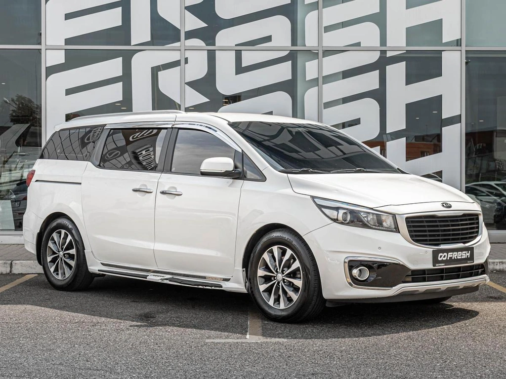 Минивэн Kia Carnival 2017 года, 2275000 рублей, Краснодар