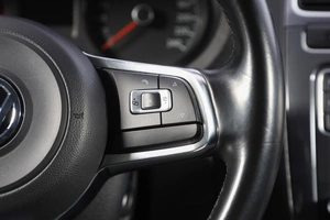 Седан Volkswagen Polo 2019 года, 1349000 рублей, Новосибирск