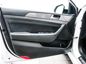 Седан Hyundai Sonata 2019 года, 1850000 рублей, Красноярск