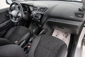 Седан Kia Rio 2012 года, 1029000 рублей, Красноярск