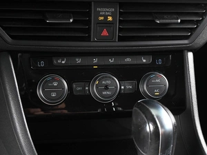Седан Volkswagen Jetta 2019 года, 2039000 рублей, Аксай