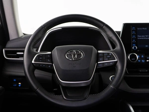 Внедорожник Toyota Highlander 2021 года, 5819888 рублей, Москва