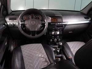 Универсал Opel Astra 2010 года, 699000 рублей, Воронеж