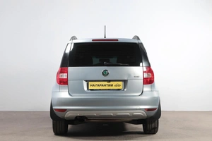 Внедорожник Skoda Yeti 2011 года, 869000 рублей, Новосибирск