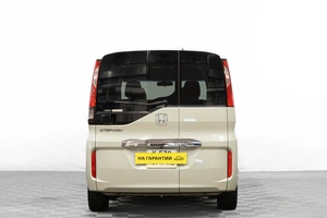 Минивэн Honda Stepwgn 2015 года, 1749000 рублей, Барнаул