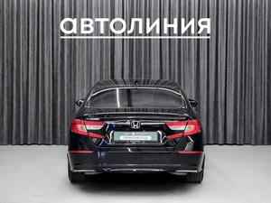 Седан Honda Accord 2017 года, 2380000 рублей, Красноярск