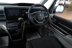 Минивэн Honda Stepwgn 2017 года, 1799000 рублей, Красноярск