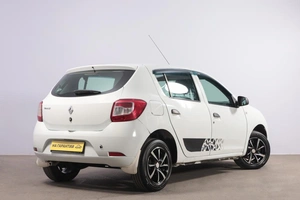 Хетчбэк Renault Sandero 2016 года, 799000 рублей, Новосибирск