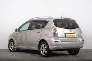Минивэн Toyota Corolla Verso 2005 года, 669000 рублей, Томск