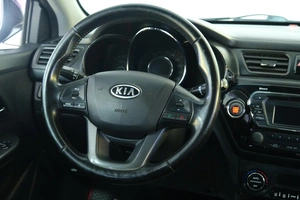 Седан Kia Rio 2012 года, 989000 рублей, Омск