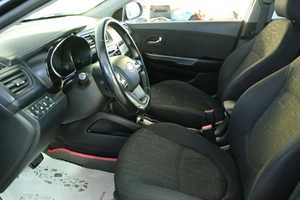 Седан Kia Rio 2012 года, 989000 рублей, Омск