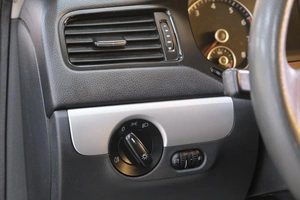 Седан Volkswagen Jetta 2011 года, 919000 рублей, Омск