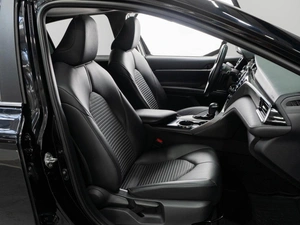 Седан Toyota Camry 2017 года, 2250000 рублей, Тюмень