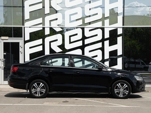 Седан Volkswagen Jetta 2011 года, 725000 рублей, Волгоград