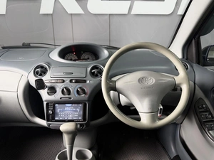 Хетчбэк Toyota Vitz 2000 года, 550000 рублей, Нижневартовск