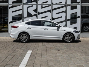 Седан Hyundai Elantra 2017 года, 1490000 рублей, Ставрополь