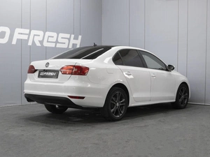 Седан Volkswagen Jetta 2013 года, 810000 рублей, Омск