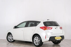 Хетчбэк Toyota Auris 2012 года, 1149000 рублей, Красноярск