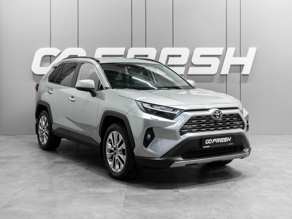 Внедорожник Toyota RAV4 2023 года, 4240000 рублей, Тюмень