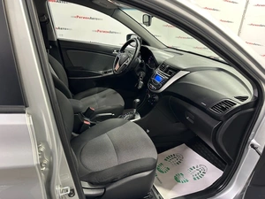 Хетчбэк Hyundai Solaris 2013 года, 865000 рублей, Красноярск