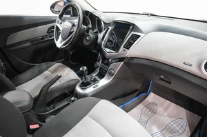 Седан Chevrolet Cruze 2011 года, 649000 рублей, Новокузнецк