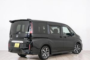 Минивэн Honda Stepwgn Spada 2019 года, 2499000 рублей, Красноярск