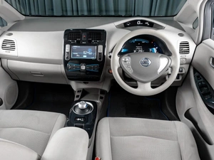 Хетчбэк Nissan Leaf 2010 года, 569000 рублей, Тюмень