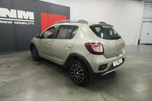 Хэтчбек Renault Sandero 2015 года, 860000 рублей, Курск