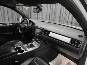 Внедорожник Volkswagen Touareg 2011 года, 1950000 рублей, Красноярск