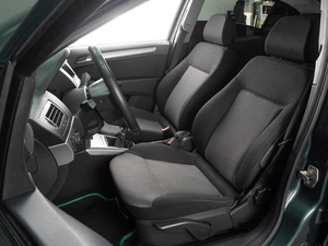 Седан Opel Astra 2011 года, 699000 рублей, Тюмень