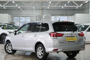 Универсал Toyota Corolla Fielder 2015 года, 1199000 рублей, Омск