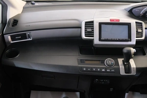Минивэн Honda Freed 2013 года, 1149000 рублей, Омск