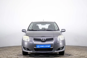 Хетчбэк Toyota Auris 2009 года, 609000 рублей, Пермь