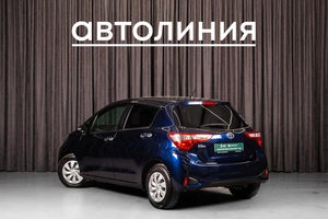 Хетчбэк Toyota Vitz 2018 года, 1089000 рублей, Красноярск