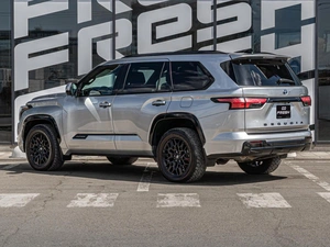 Внедорожник Toyota Sequoia 2023 года, 10050000 рублей, Краснодар