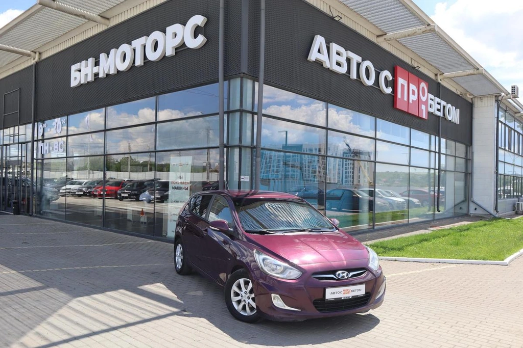 Хэтчбек Hyundai Solaris 2012 года, 990000 рублей, Мирное
