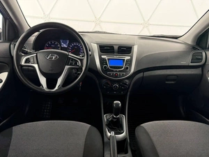 Седан Hyundai Solaris 2012 года, Брянск
