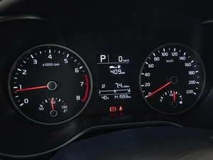 Хетчбэк Kia Rio X-Line 2018 года, 1480000 рублей, Краснодар
