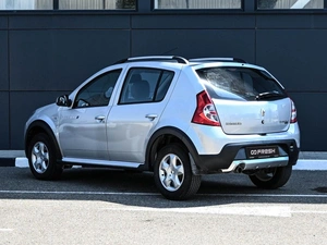 Хетчбэк Renault Sandero 2014 года, 899000 рублей, Кирилловка
