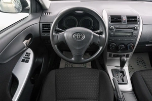 Седан Toyota Corolla 2010 года, 1149000 рублей, Красноярск